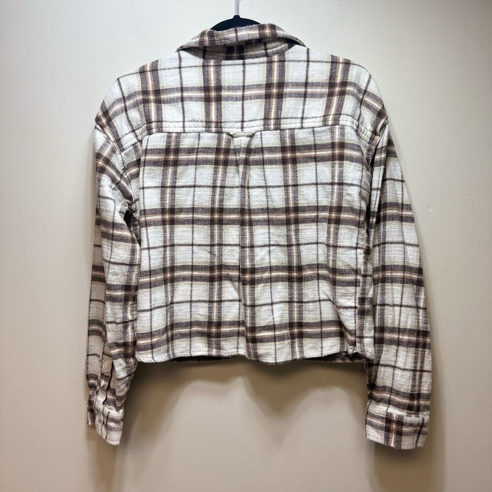 American Eagle Cropped Flannel Size L Brown Cream Plaid Grunge 90s Y2K Style - Picture 3 of 5
